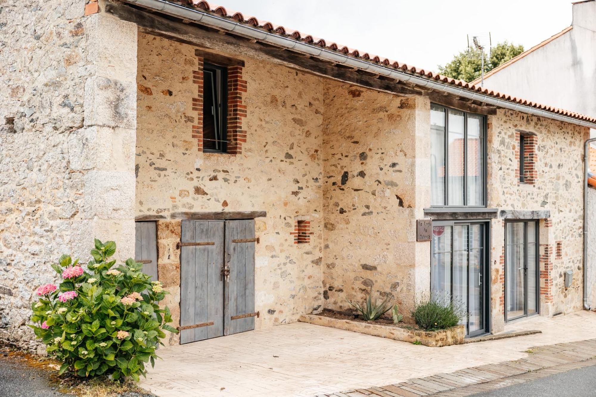 Le Logis Du Prieure Villa Les Châtelliers-Châteaumur Exteriör bild
