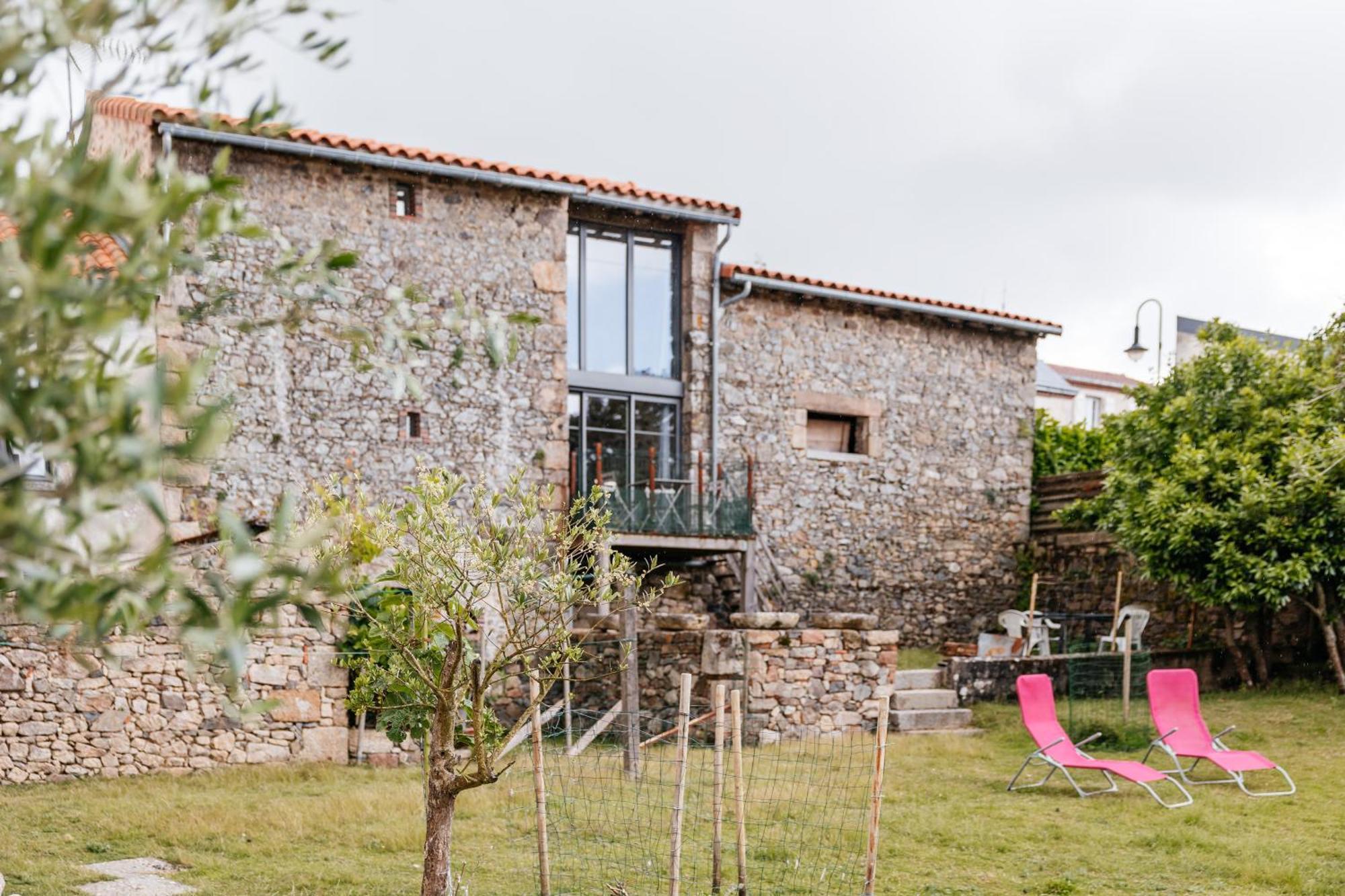 Le Logis Du Prieure Villa Les Châtelliers-Châteaumur Exteriör bild