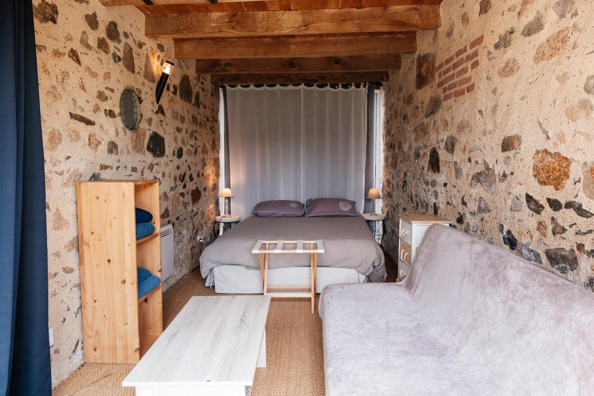 Le Logis Du Prieure Villa Les Châtelliers-Châteaumur Exteriör bild